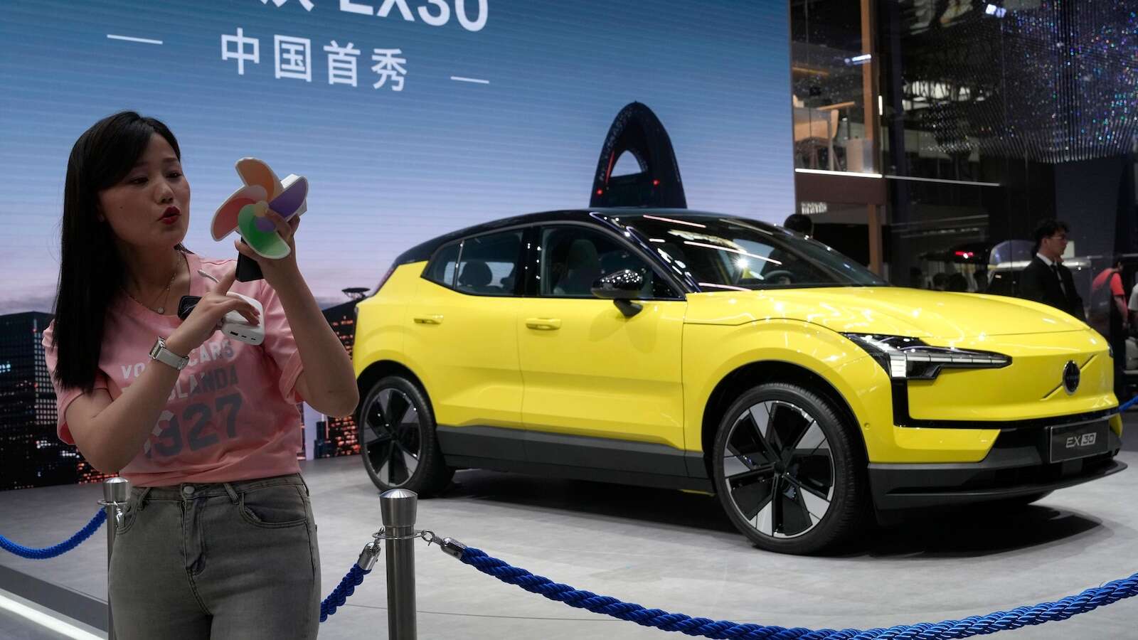 China's electric car sales grow in 2024, as sales of gasoline cars plunge