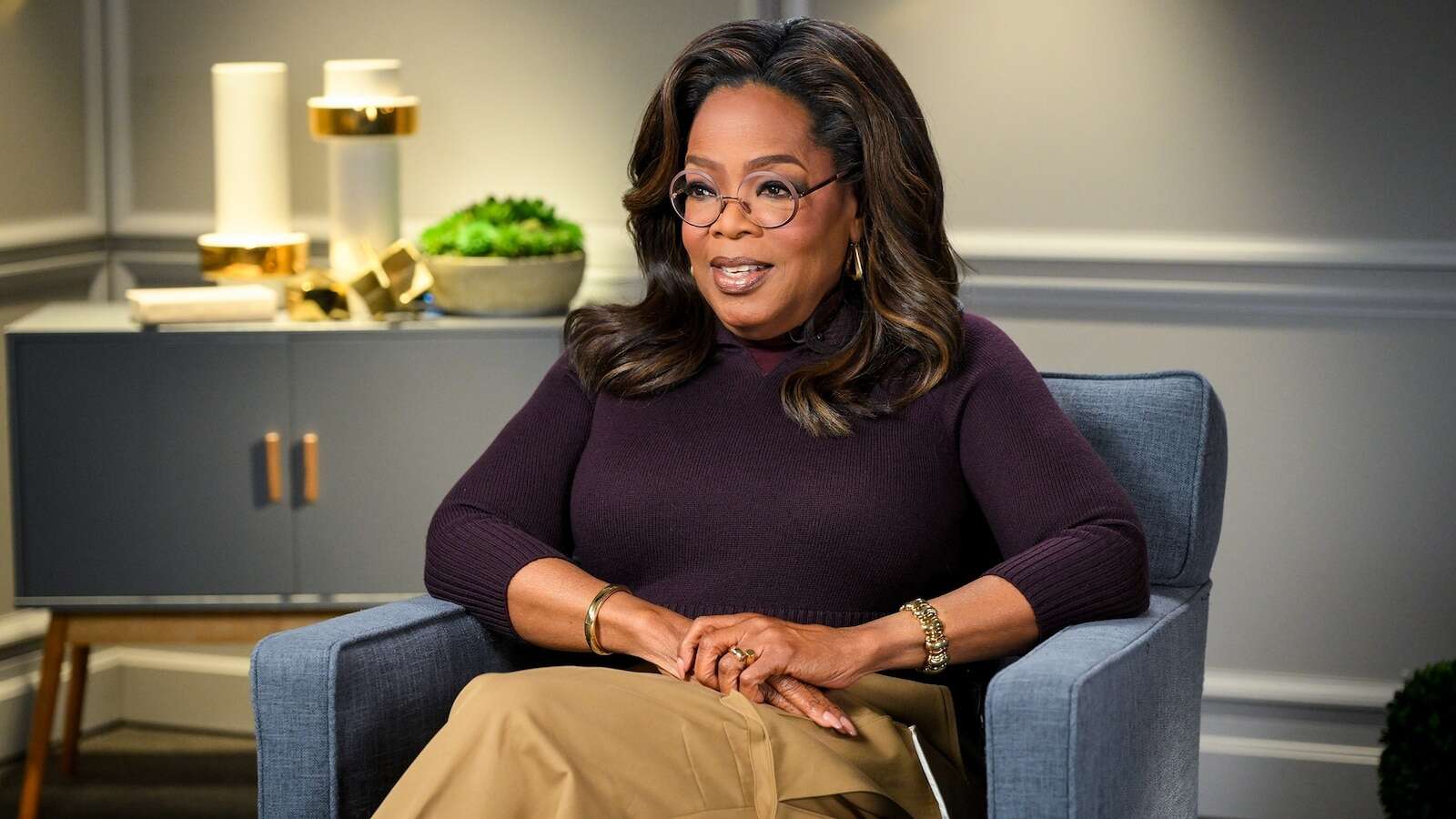 Oprah Winfrey discusses her experience using AI: 'We should honor it'Winfrey takes a deep dive into the technology in a new ABC primetime special.9/12/2024 08:13:32 EDT