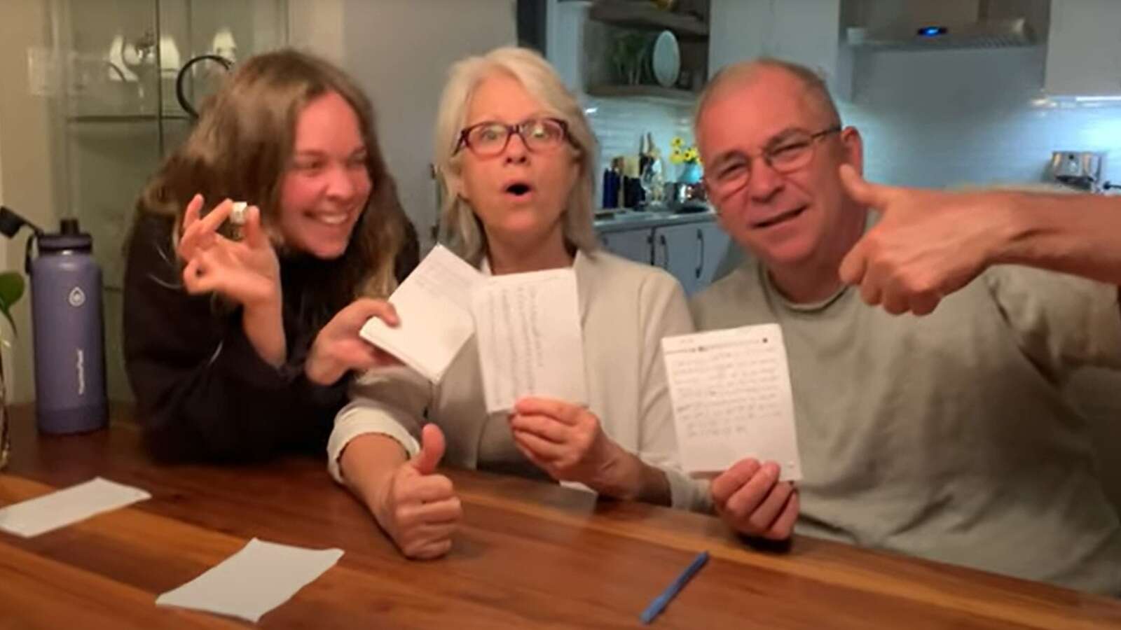 Grandmother-to-be reacts in disbelief at daughter's surprise pregnancy announcement“My mom was in absolute shock and my dad did not realize what was happening.”10/16/2024 02:29:00 EDT