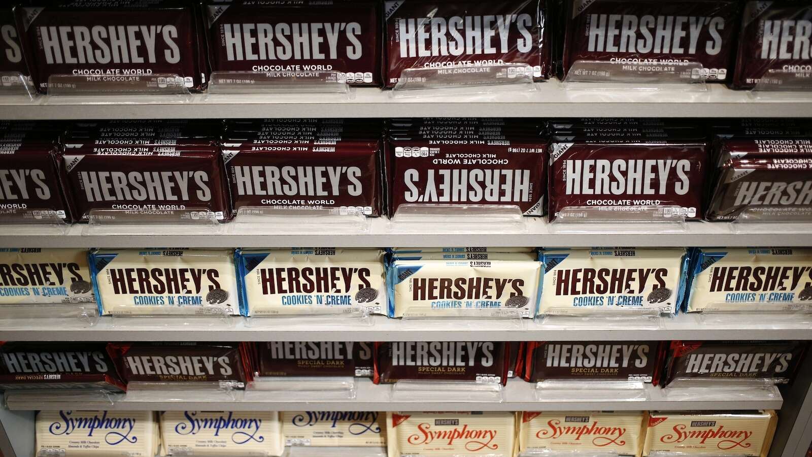 Companies behind Hershey and Cadbury signal possible price hikes amid cocoa surgeThe price of cocoa has already more than doubled since last year.3/18/2024 06:27:00 EDT