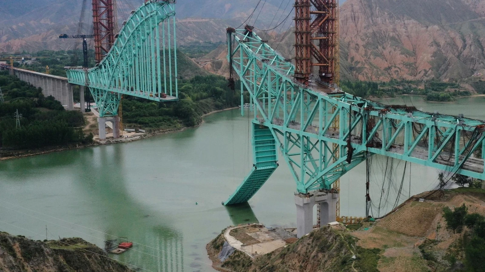 Chinese bridge collapse kills at least 12 construction workers