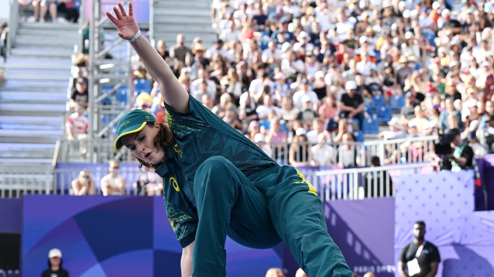 Viral Olympic breakdancer Raygun says 'hate' has been 'devastating'The Australian breaking star went viral with her unique dance moves.8/15/2024 08:09:30 EDT