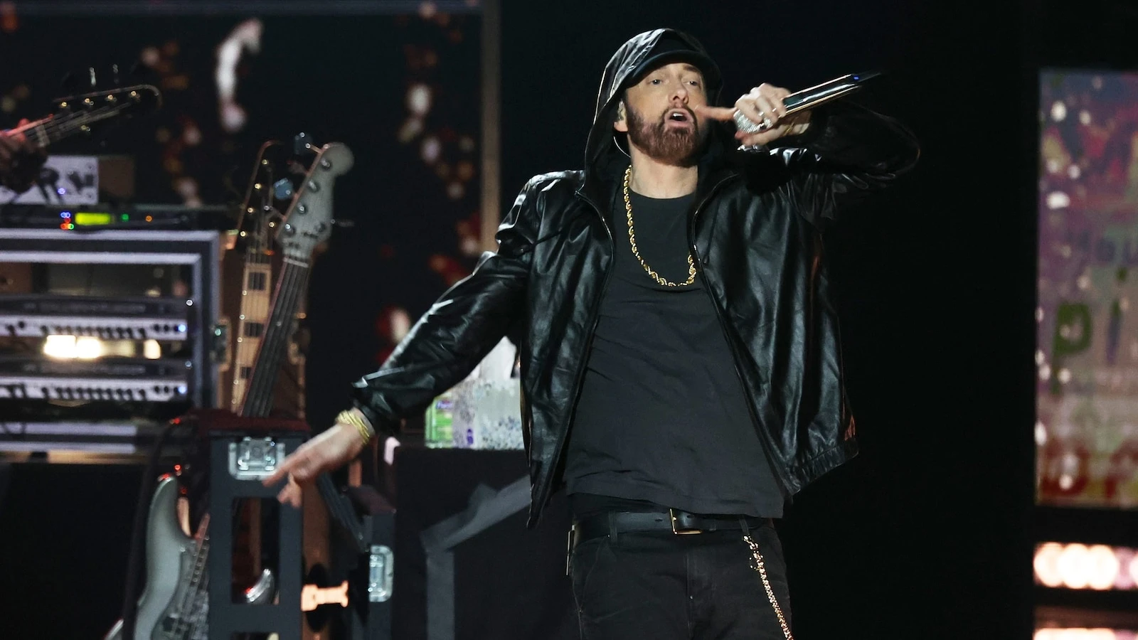 Eminem marks 16 years of sobrietyThe rapper shared a photo of his sobriety chip to mark the accomplishment.4/22/2024 02:06:55 EDT