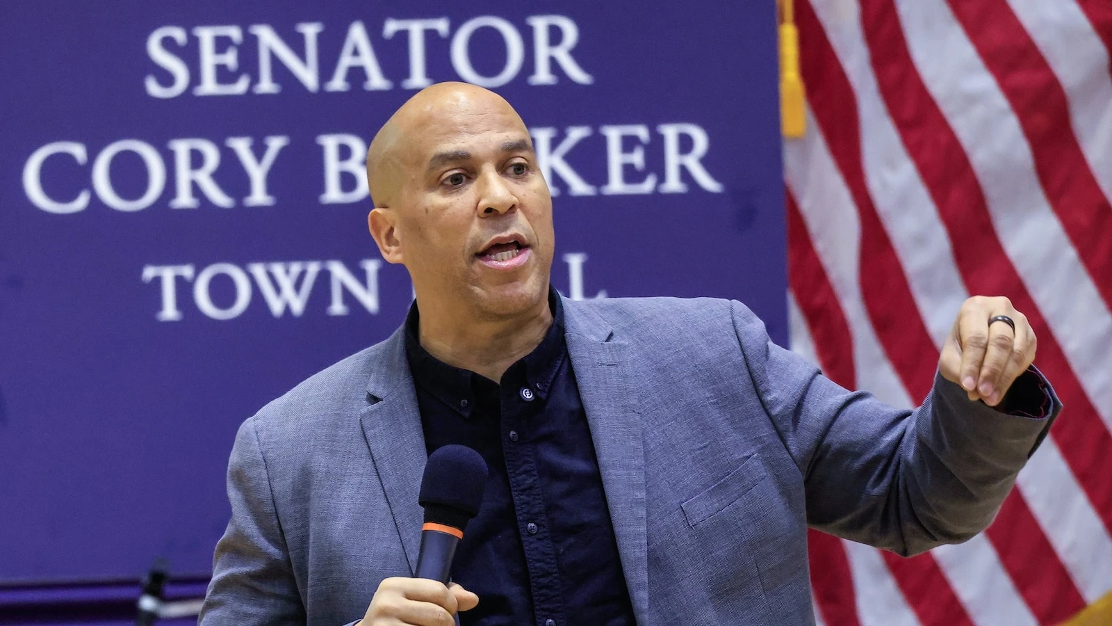 Democratic Party 'doubling down' on town hall meetings in Republican-held districts