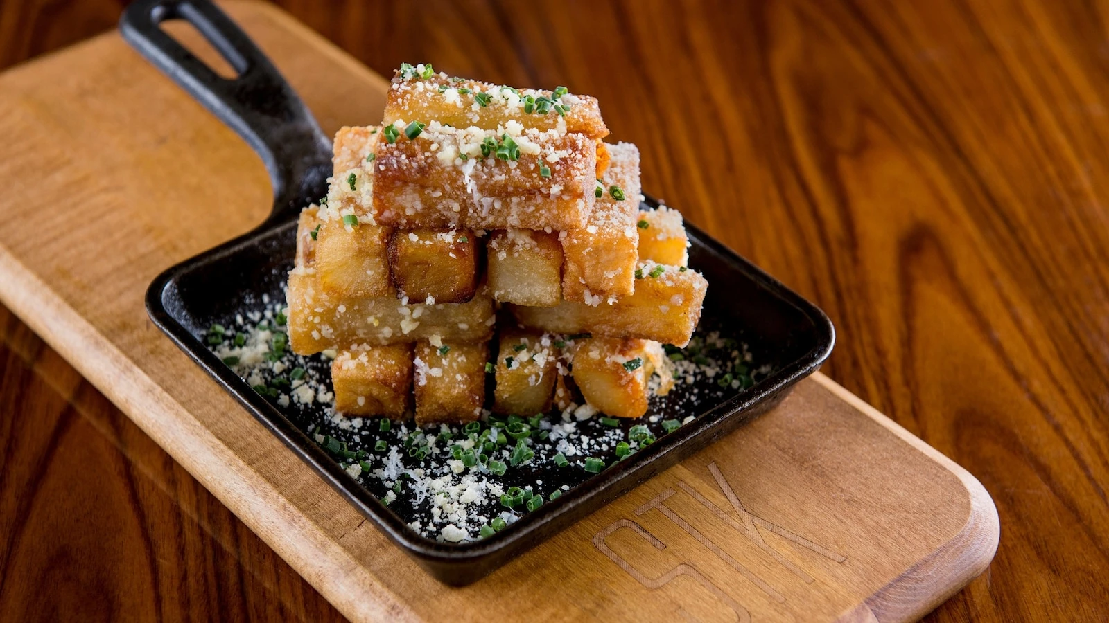 STK Steakhouse chef shares surf and turf, truffle fries recipesChef Robert Liberato shares two dishes that are perfect for the holiday weekend.16 minutes ago