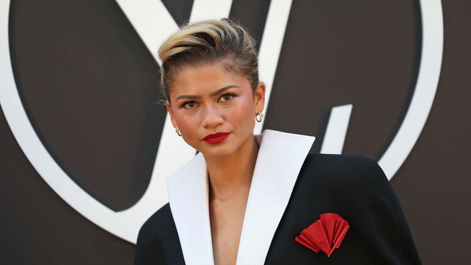 Zendaya commands attention in stunning tuxedo look for Louis Vuitton spring 2025 showThe actress is giving off main character energy.10/1/2024 05:37:48 EDT