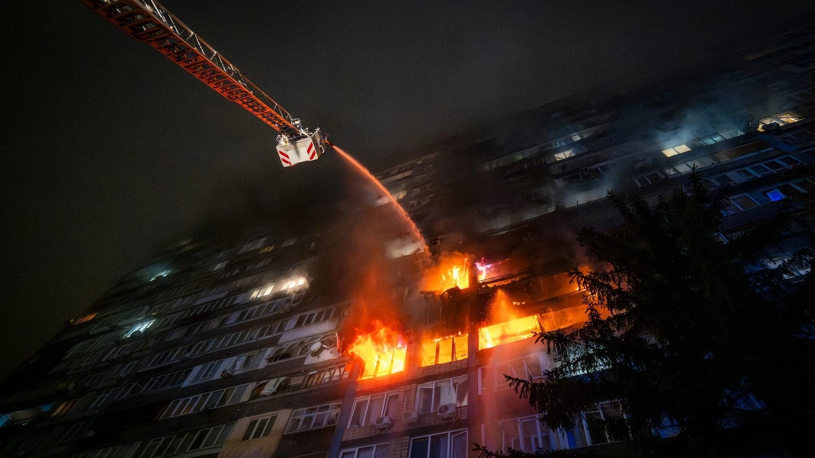 Power restored to 800,000 in Kyiv after major Russian strikes on Ukraine's energy grid