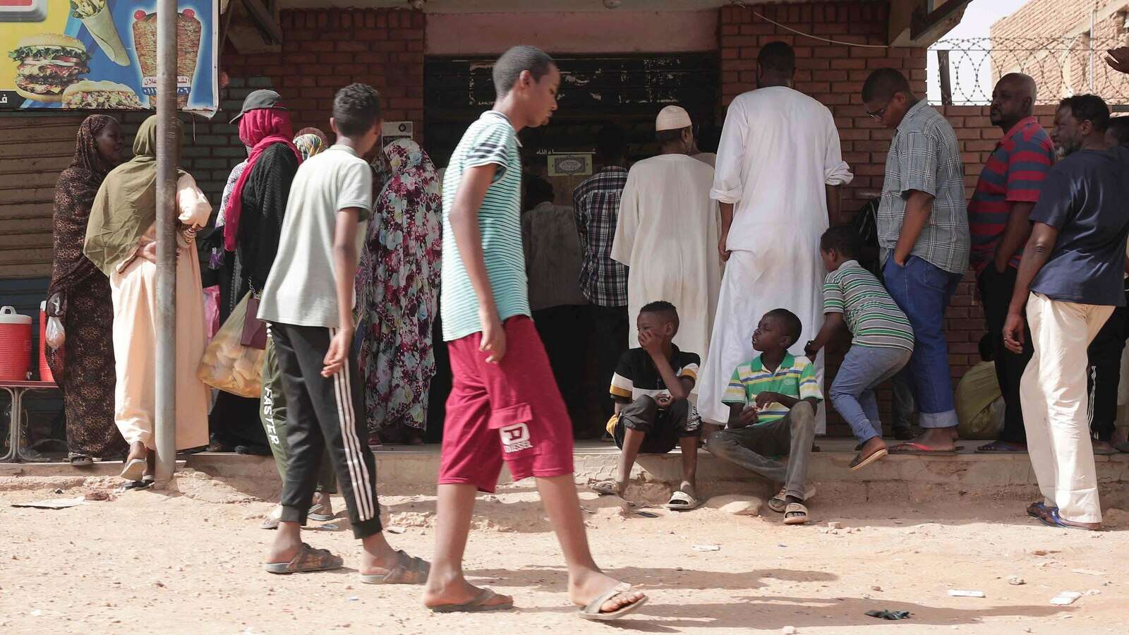 Fast-rising cholera cases across war-torn Sudan alarm the UN