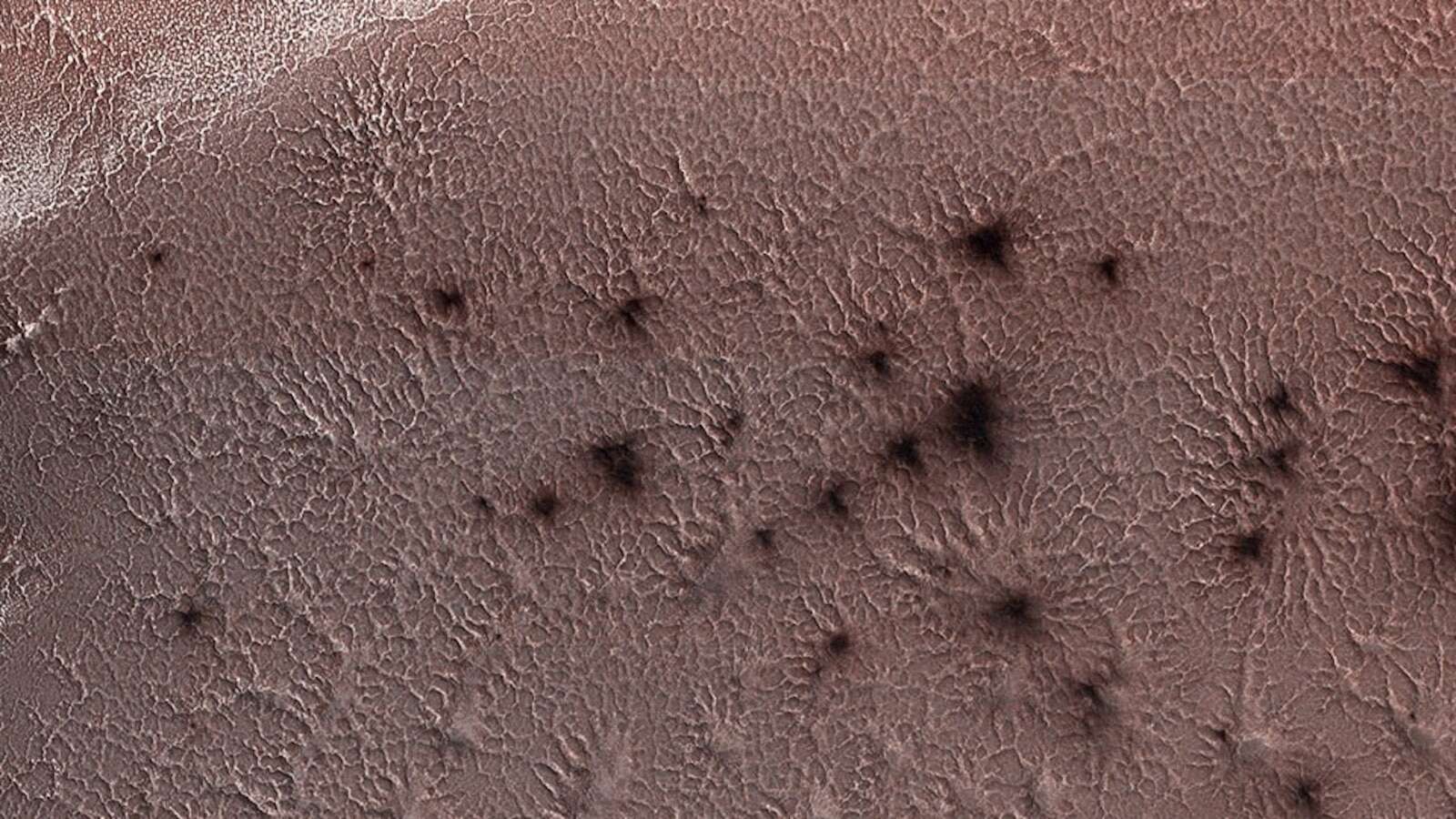 'Spiders' on Mars? NASA scientists recreate mysterious Red Planet formations