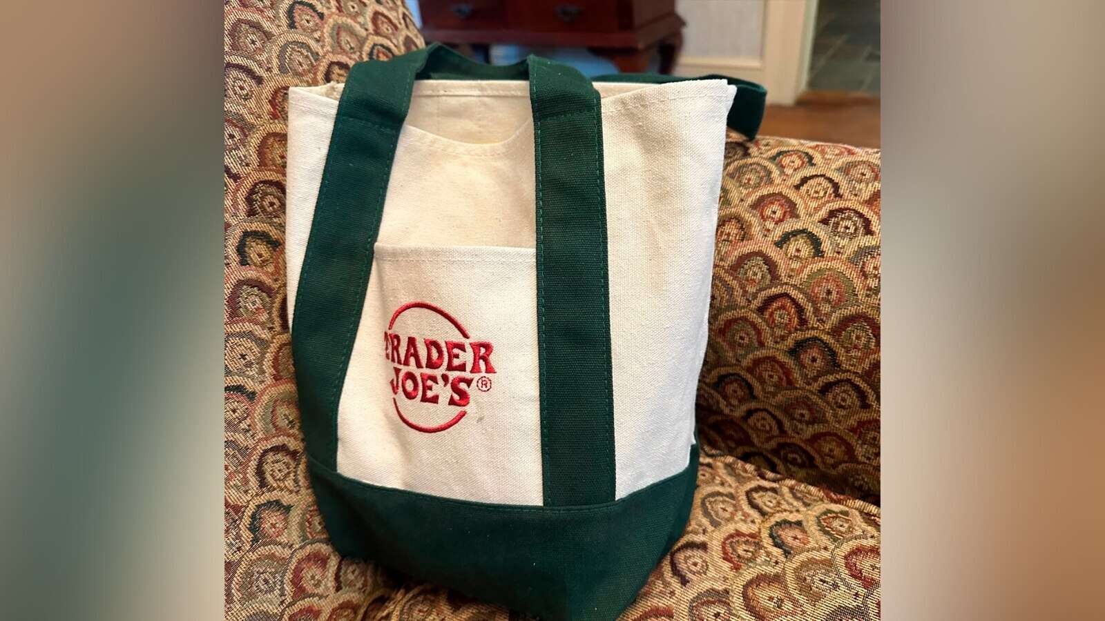 Why Trader Joe's mini tote bags are the latest viral sensationFor once, it's not a frozen aisle item that can't keep up with demand.3/14/2024 09:42:35 EDT