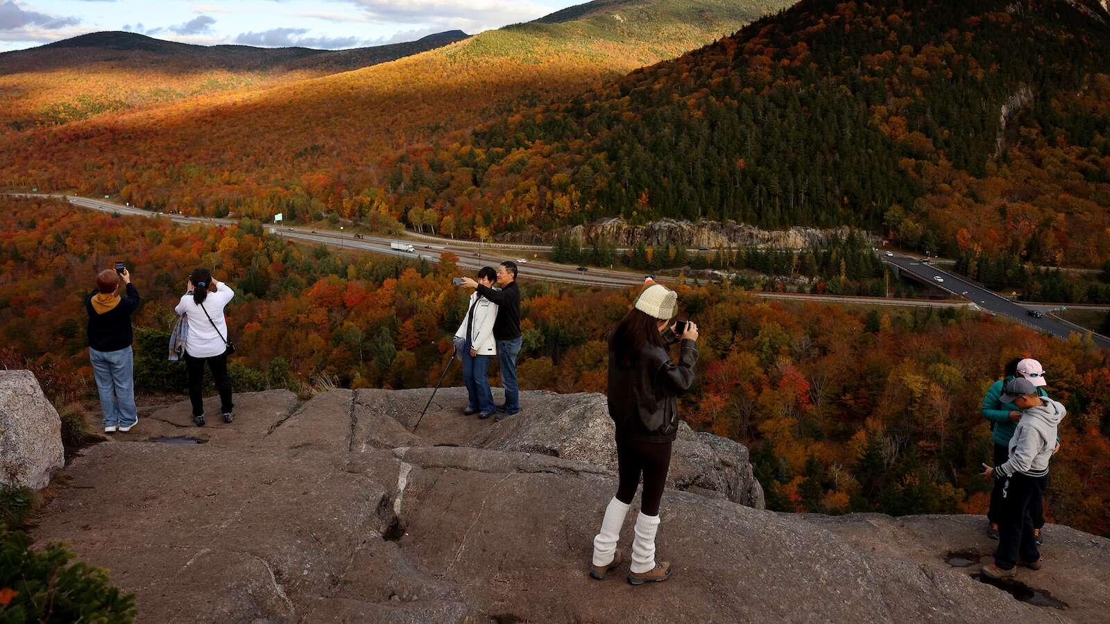 Jessica Rinaldi/The Boston Globe via Getty ImagesOfficials urge hikers to be prepared for fall foliage treks amid spike in rescuesLeaf-peepers should hit the trails prepared this fall.10/14/2024 11:45:00 EDT