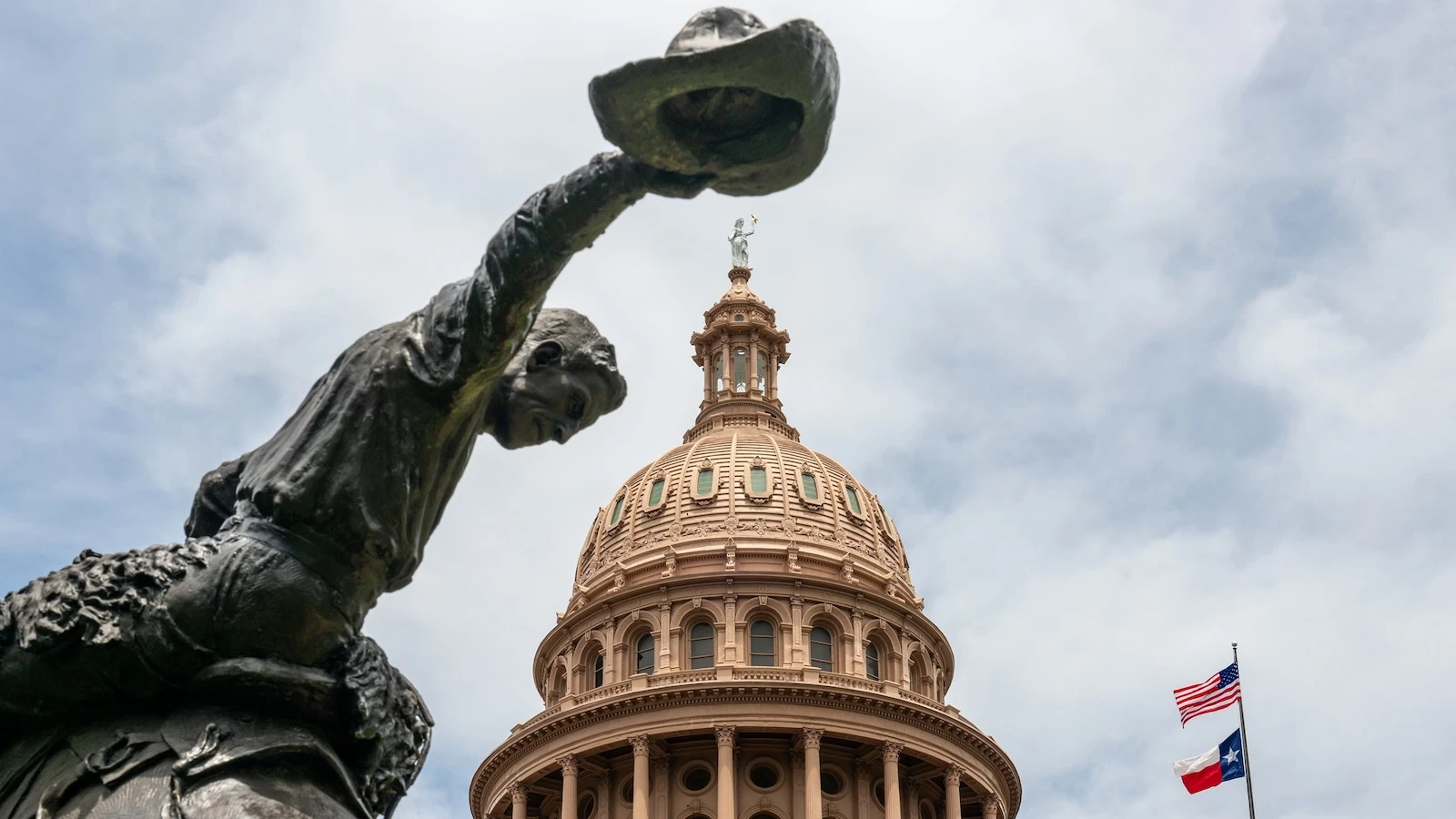 Texas Democrats escalate their fight against possible Republican-led redistricting
