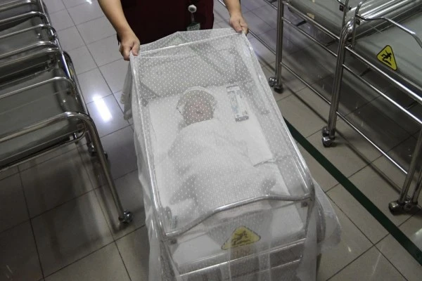 Tingkat Kematian Tinggi, Menkes Kaji 2 Vaksin COVID-19 untuk Anak