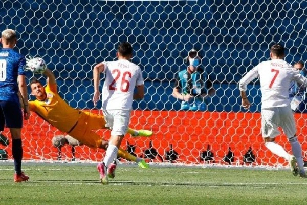 Morata yang Menyedihkan dan Perpanjang Kutukan Spanyol