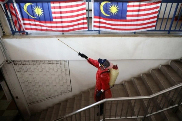 Demi Tingkatkan Efikasi, Malaysia Pertimbangkan Campur 2 Jenis Vaksin
