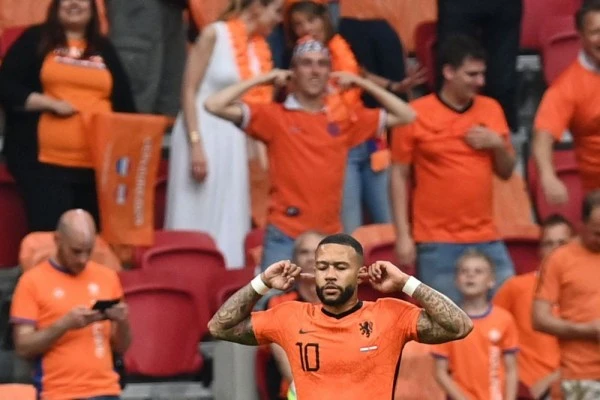 [Babak I] Penalti Memphis Depay Bawa Belanda Ungguli Austria