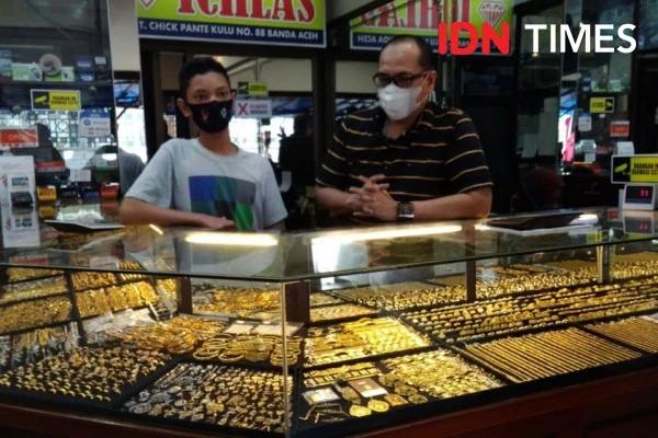 Harga Emas Turun Lagi, Jadi Rp930 Ribu per Gram