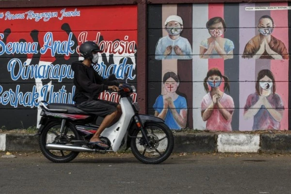 Kepatuhan Warga Jakarta Pakai Masker Tinggal 20 Persen