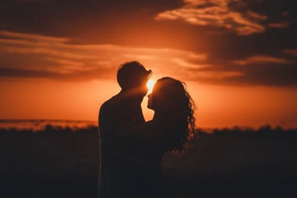 9 Kata-kata Minta Maaf ke Pacar saat Berantem, Jangan Sungkan Ucapkan!
