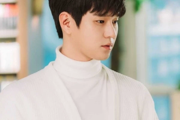 Main Film Bareng Yoo Ah In, 10 Film dan Drama Go Kyung Pyo