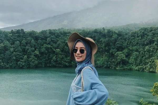 10 Danau di Indonesia yang Punya Cerita Horor, Berani Datang?