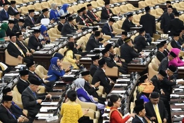 Penularan COVID Masif di DPR, Komisi I Setop Kegiatan Sampai 18 Juni