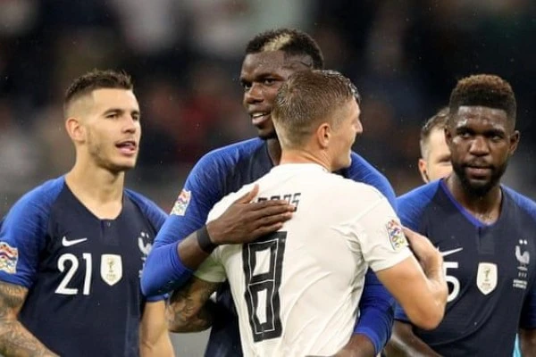 Giliran Paul Pogba yang Singkirkan Botol Bir di Piala Eropa 2020