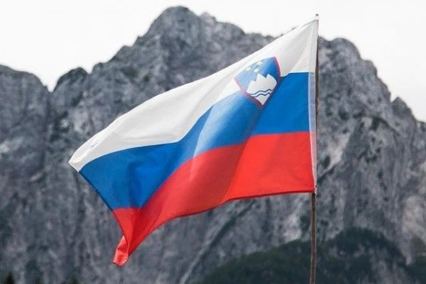 Kasus COVID-19 Turun, Slovenia Akhiri Status Darurat