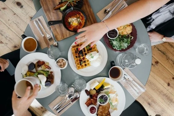7 Gangguan Kesehatan yang Disebabkan oleh Telat Makan