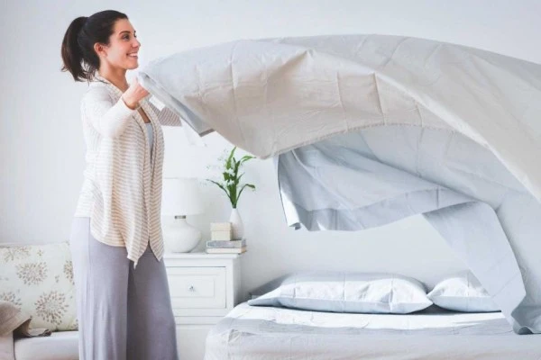 5 Manfaat Kesehatan dari Merapikan Tempat Tidur Setelah Bangun