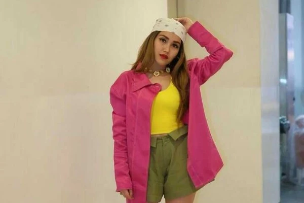 Dituduh Plagiat, Ini 10 Harga Fantastis Outfit Ayu Ting Ting