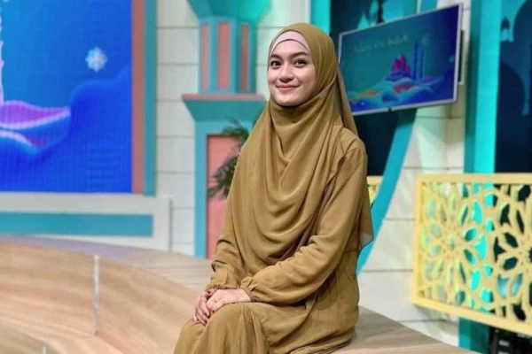 Potret Anggun 9 Istri Ustaz Ternama, Bikin Hati Adem Melihatnya!