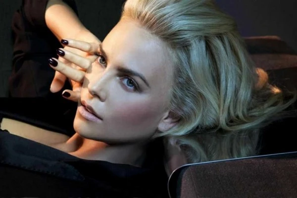 Rekomendasi 9 Film yang Dibintangi Charlize Theron, Sukses Besar!