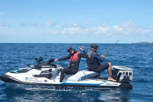 10 Potret Seru Ayudia dan Ditto saat Bermain Jet Ski, Menantang! 