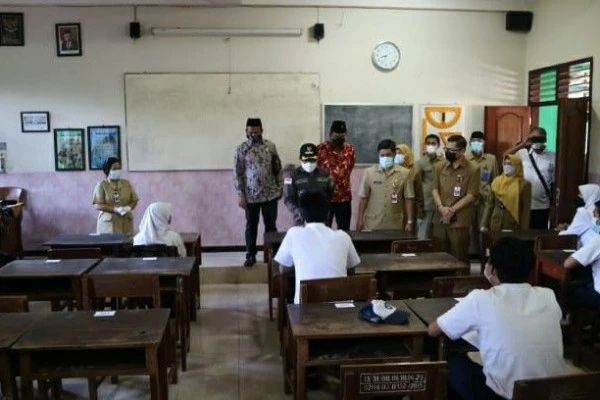 COVID-19 Melonjak, Sekolah Tatap Muka di Kota Malang Tetap Jalan    
