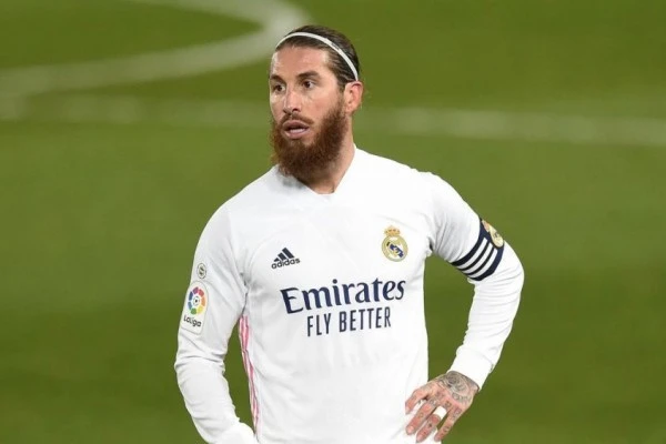 5 Bek Tengah yang Bisa Menjadi Penerus Sergio Ramos di Real Madrid