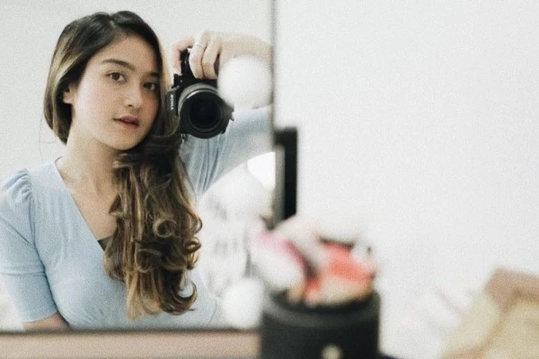 10 Potret Salshabilla Adriani Lakukan Mirror Selfie, Terlalu Memesona!