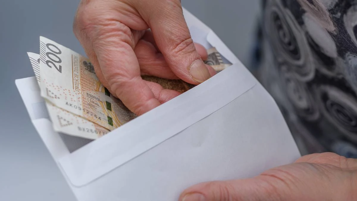 500+ dla seniorów. Kto może dostać comiesięczny przelew z ZUS?