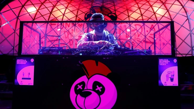 Luzowanie obostrzeń w Polsce. Europa walczy z wariantem Delta - Raport Dnia