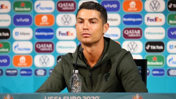 Wystarczył jeden gest Ronaldo. Coca Cola straciła miliardy