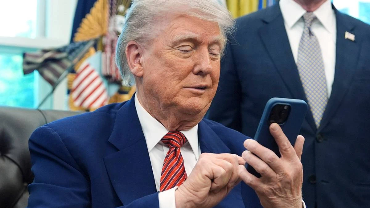 Trump rusza z nowym biznesem. Sieć komórkowa ze złotymi smartfonami