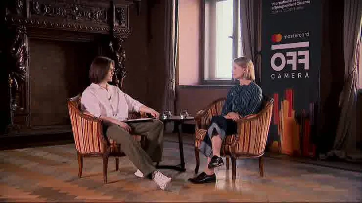 Mia Wasikowska liczy na propozycję z Polski. 