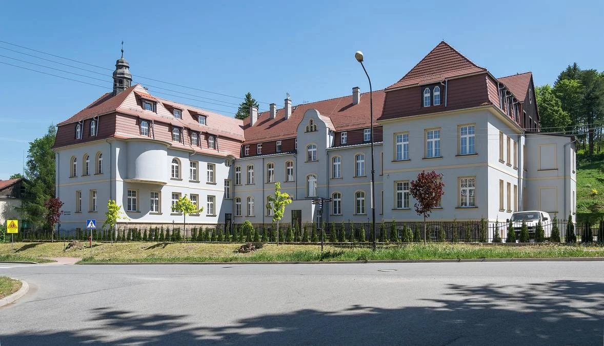 Koszt pobytu w domu seniora. Rachunki mogą przyprawić o zawrót głowy