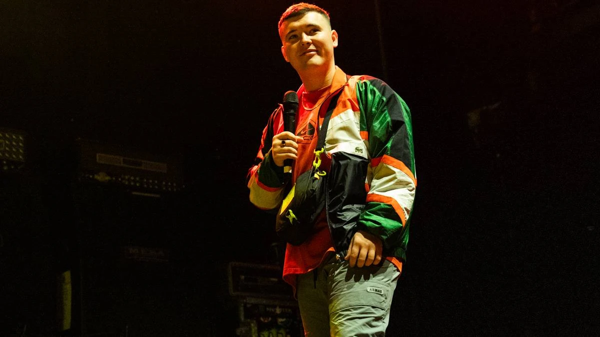 Znany raper oskarżony o terroryzm. Muzyk odpowie przed sądem