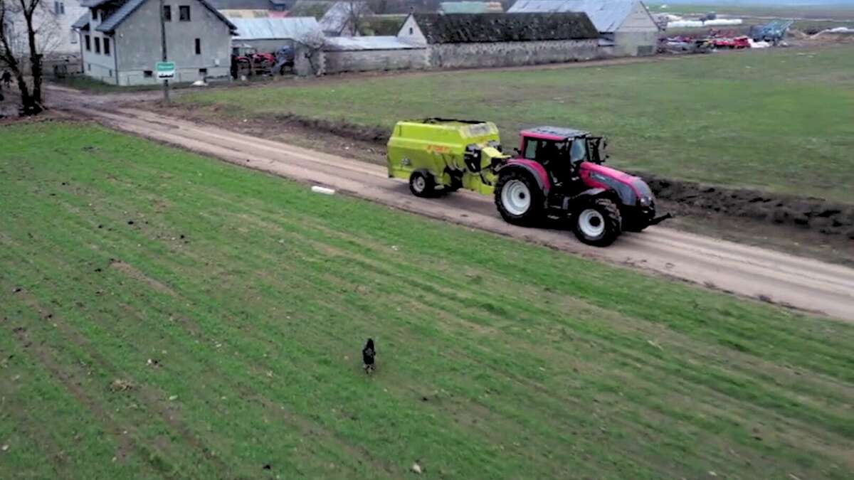 Kupił ciągnik za prawie mln zł. Nie działa, a musi płacić kredyt