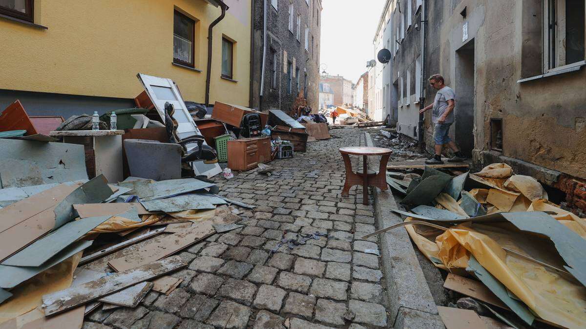 Powódź a nieobecność w pracy. Co mówią przepisy?