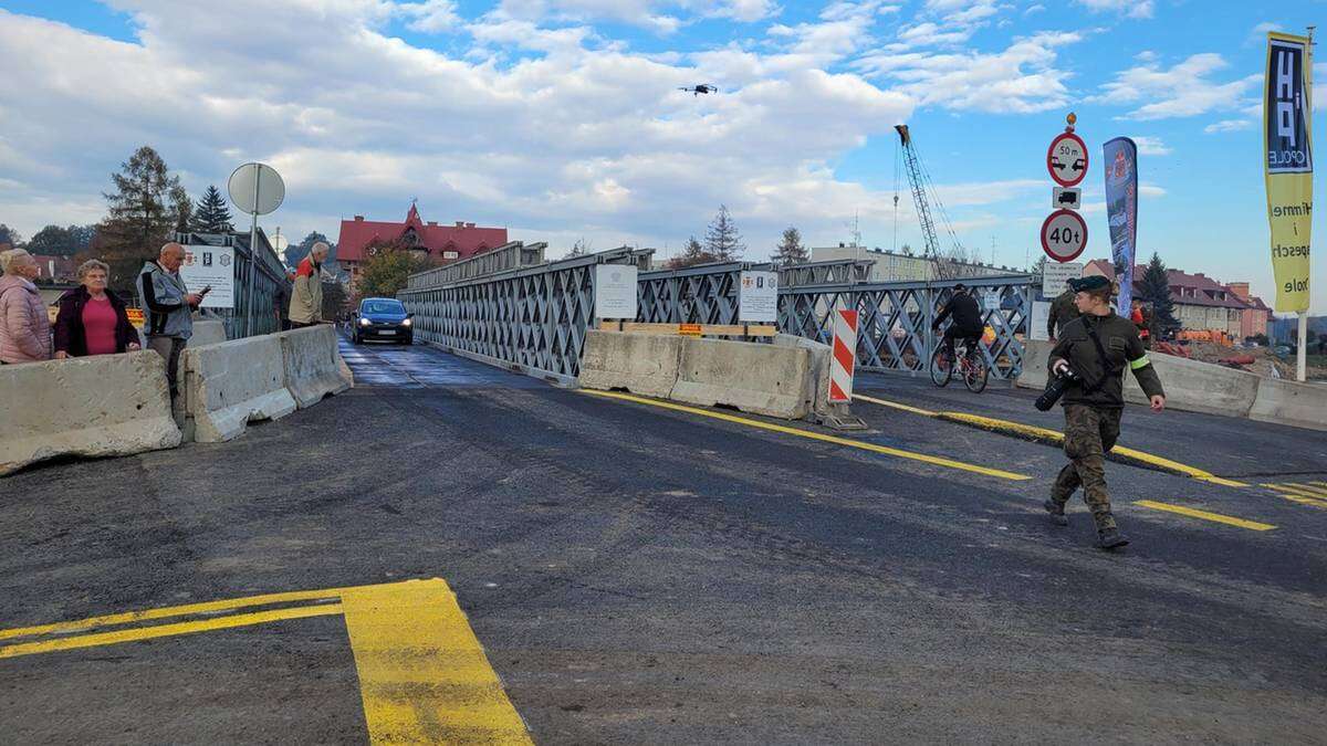 Głuchołazy wracają do normalności. Otwarto most