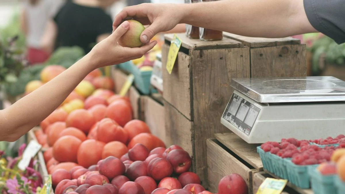 Tłumy i kolejki jak w PRL. Oblężone polskie miasta przy granicy