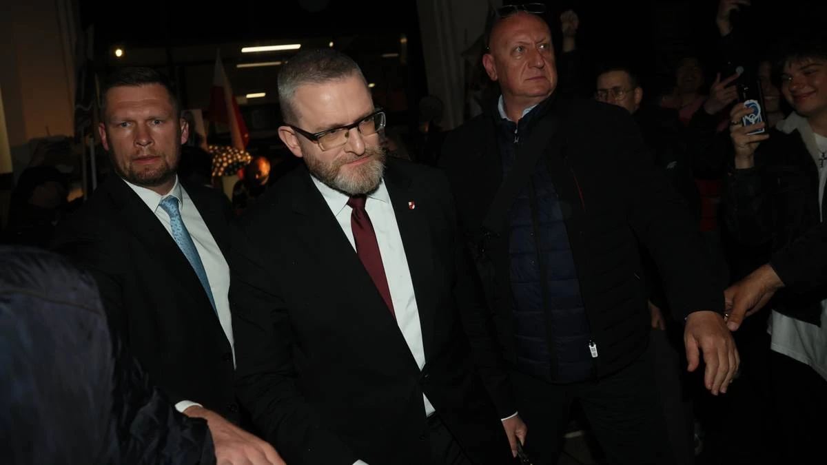 Nawet 60 tys. zł miesięcznie. Grzegorz Braun z prywatną ochroną