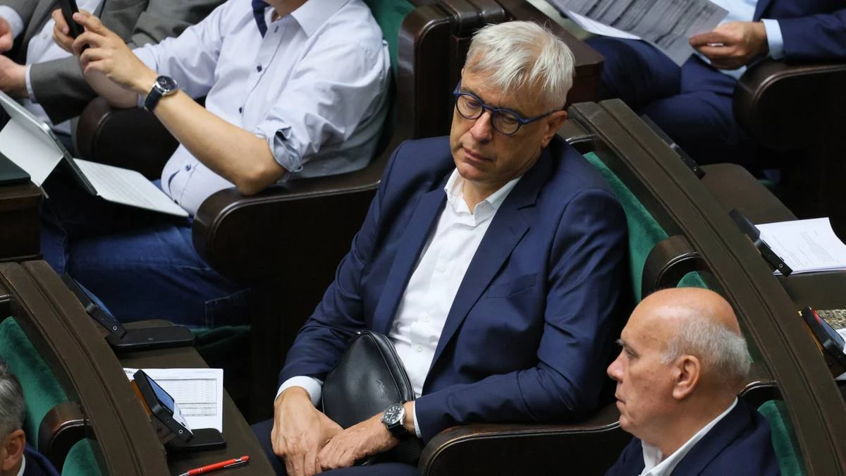 Giertych przedwcześnie opuścił zaprzysiężenie. 